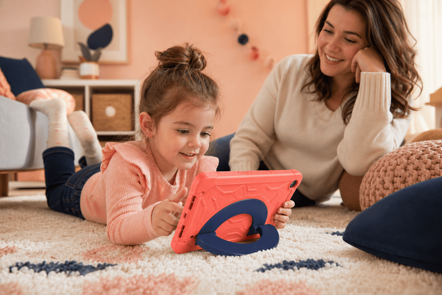 ילד משתמש בטאבלט Teclast P30T Kids
